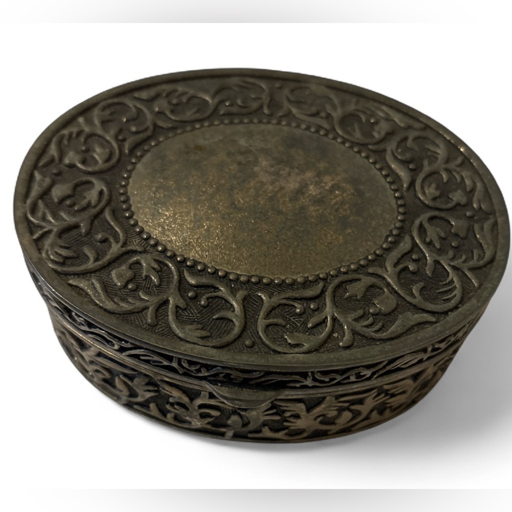 Vintage Oval Metal Trinket Jewelry Box Embossed Scrollwork Velvet Lined - Picture 1 of 6
